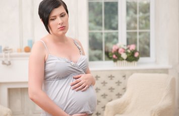 Почему появляется кровь из заднего прохода при беременности?