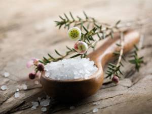 Лечебные рецепты при геморрое с морской солью